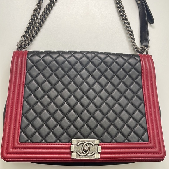 Chanel Lambskin Quilted Large Boy Bag flap, Black with Red piping - Picture 2 of 15